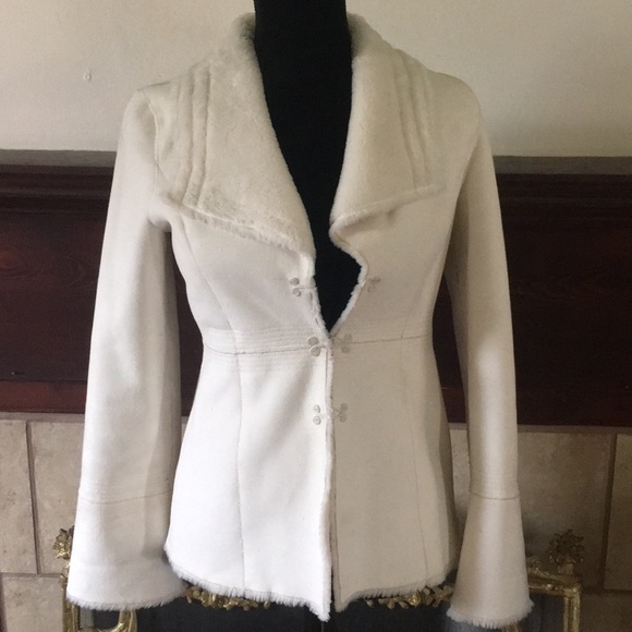 White House Black Market Jackets & Blazers - 🦊 WHBM winter white. Fur lined.